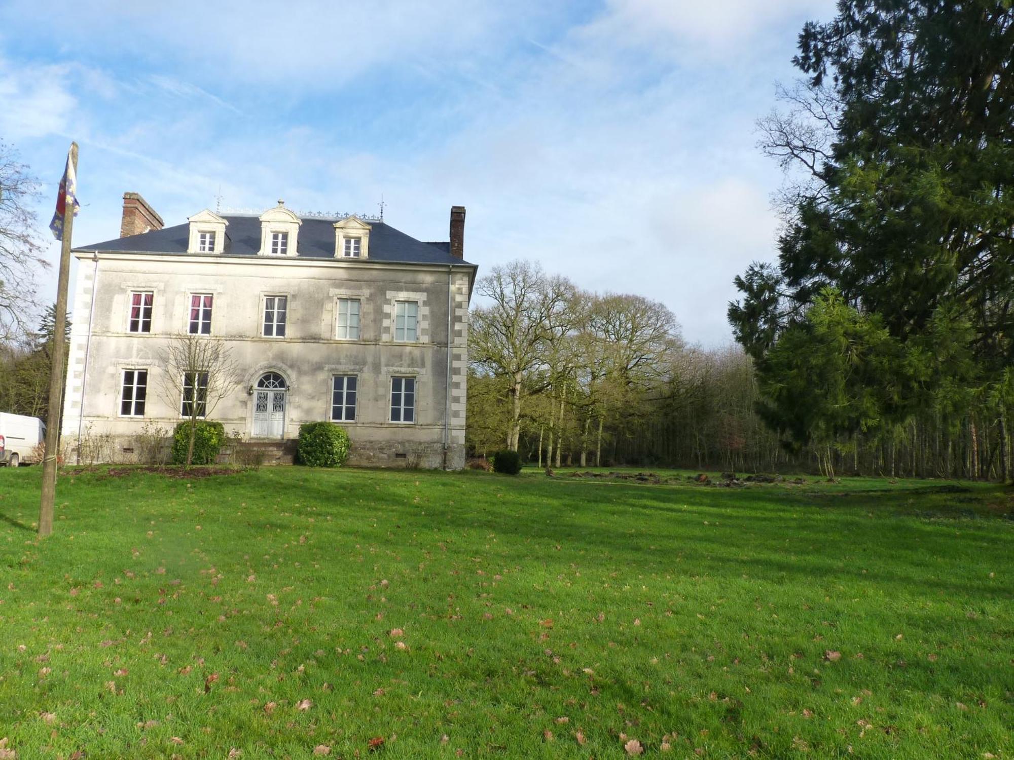 Chateau De Craon Comblessac Exterior photo